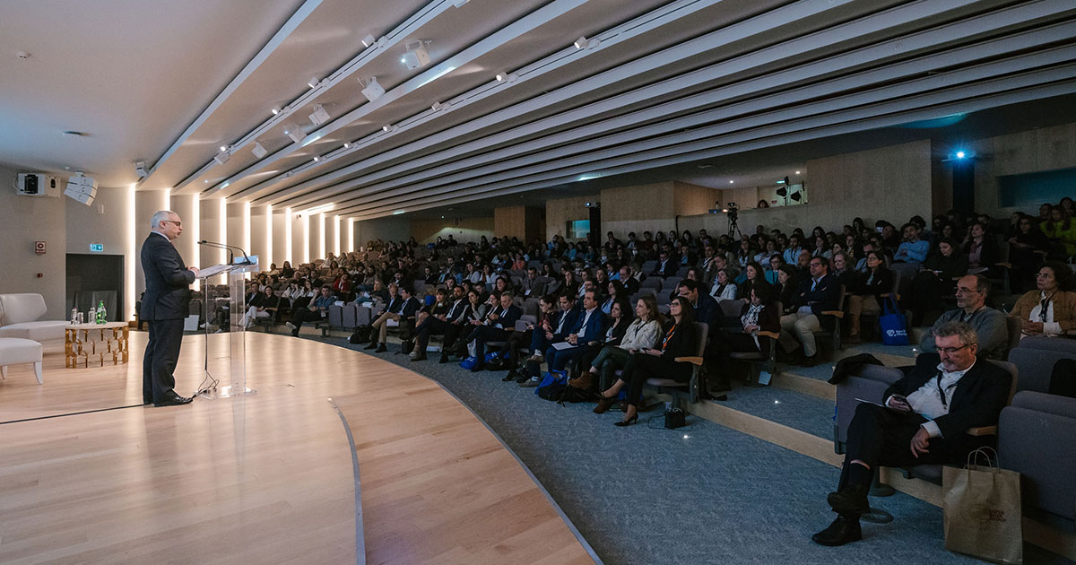 vista do auditório e plateia aquando do discurso do secretário de estado da internacionalização, Bernardo Ivo Cruz, na conferência Dare2Change 2023